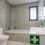 Bianca With Jacuzzi And Private Swimming Pool Villa *
