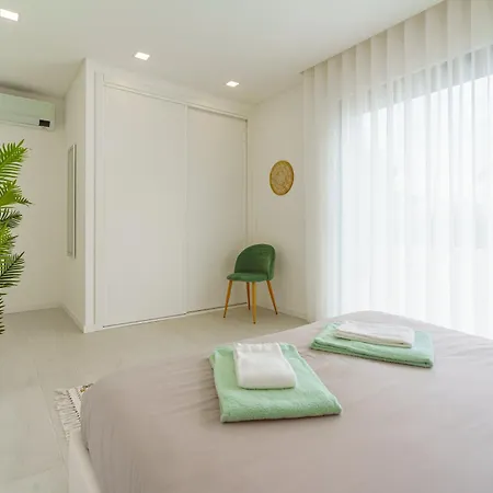 Tropical Villa Santa Barbara (Lisbon)