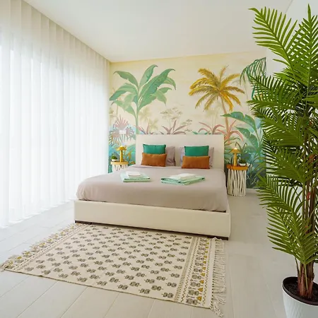 Tropical With Jacuzzi And Private Swimming Pool Santa Barbara