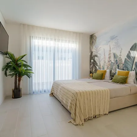 Tropical With Jacuzzi And Private Swimming Pool *