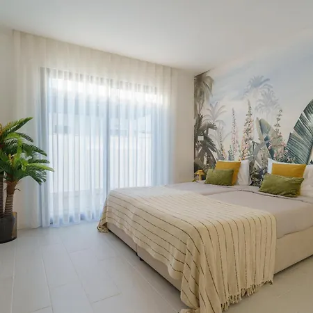 Вилла Tropical With Jacuzzi And Private Swimming Pool *