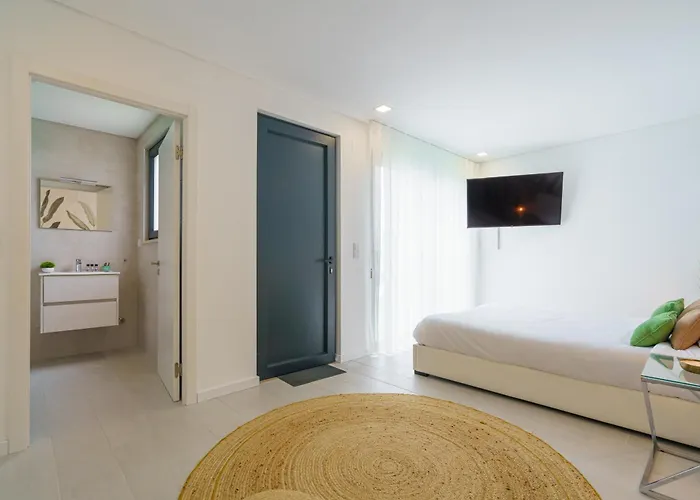 Tropical With Jacuzzi And Private Swimming Pool * Santa Barbara (Lisbon)